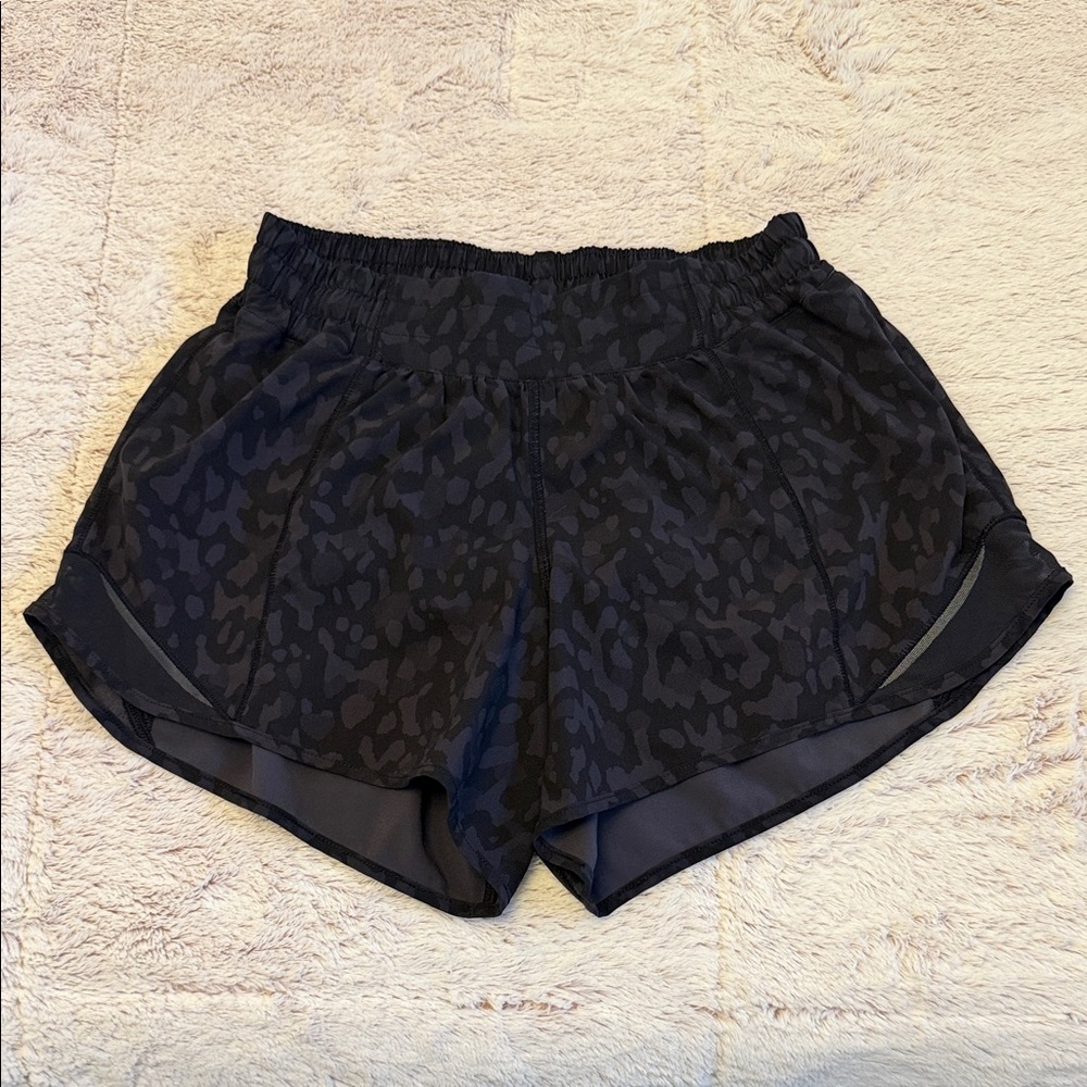 Lululemon Leopard Hotty Hot Low Rise 4” Lined Shorts